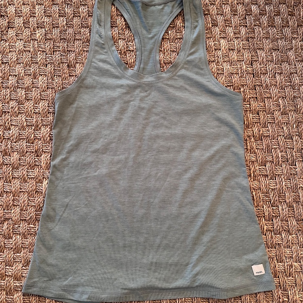 Vuori Lux Performance Tank in Light Blue / Green